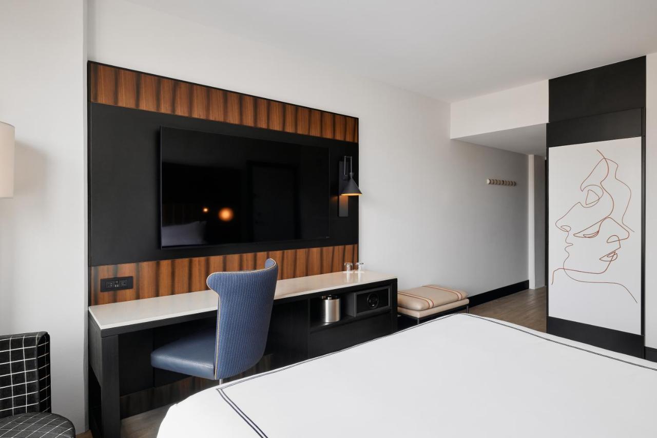 Hotel The Godfrey Detroit, Curio Collection By Hilton Exteriér fotografie